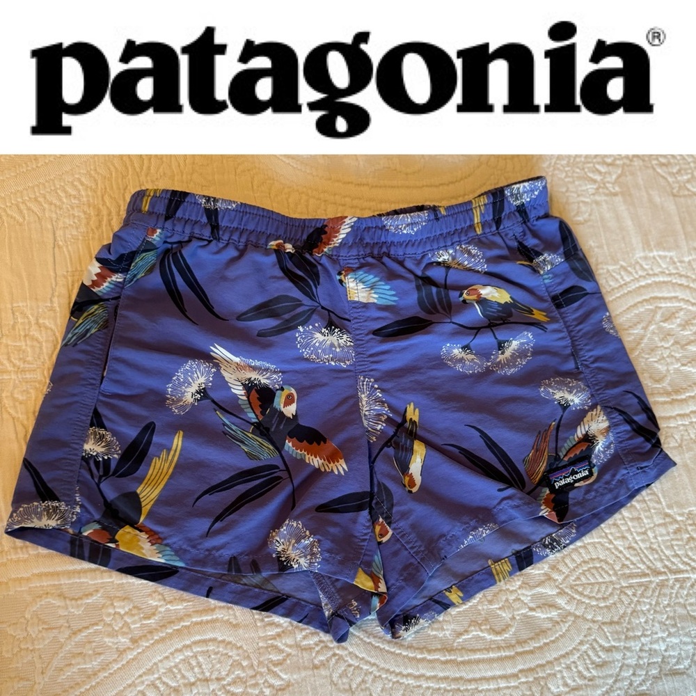 Patagonia Girls Baggies Shorts Size Large Parrot Pattern